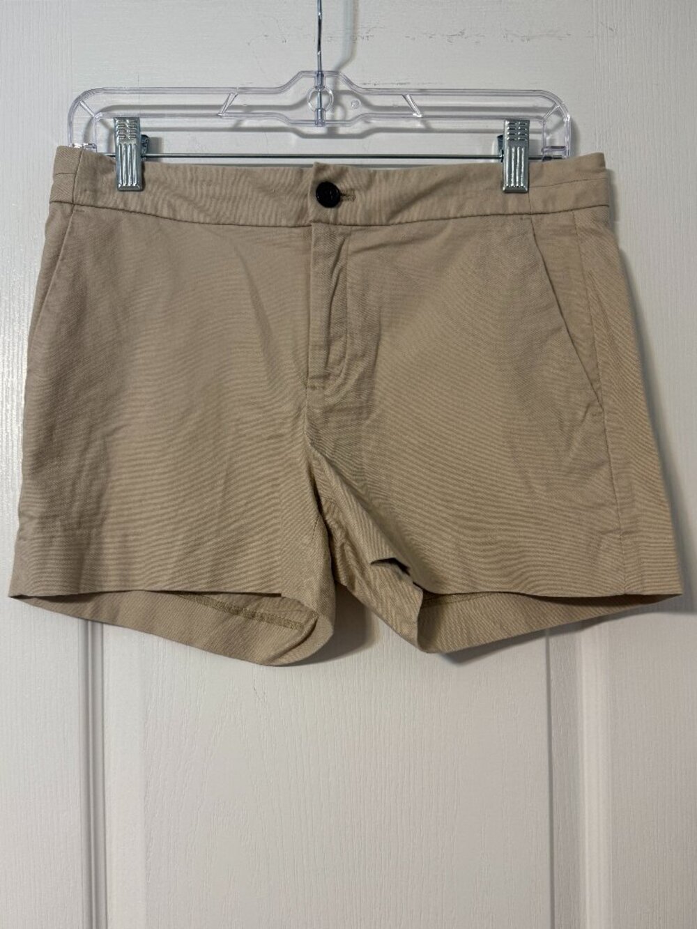 Banana Republic Hampton Fit Classic Tailored Khaki Chino Shorts, Size 4